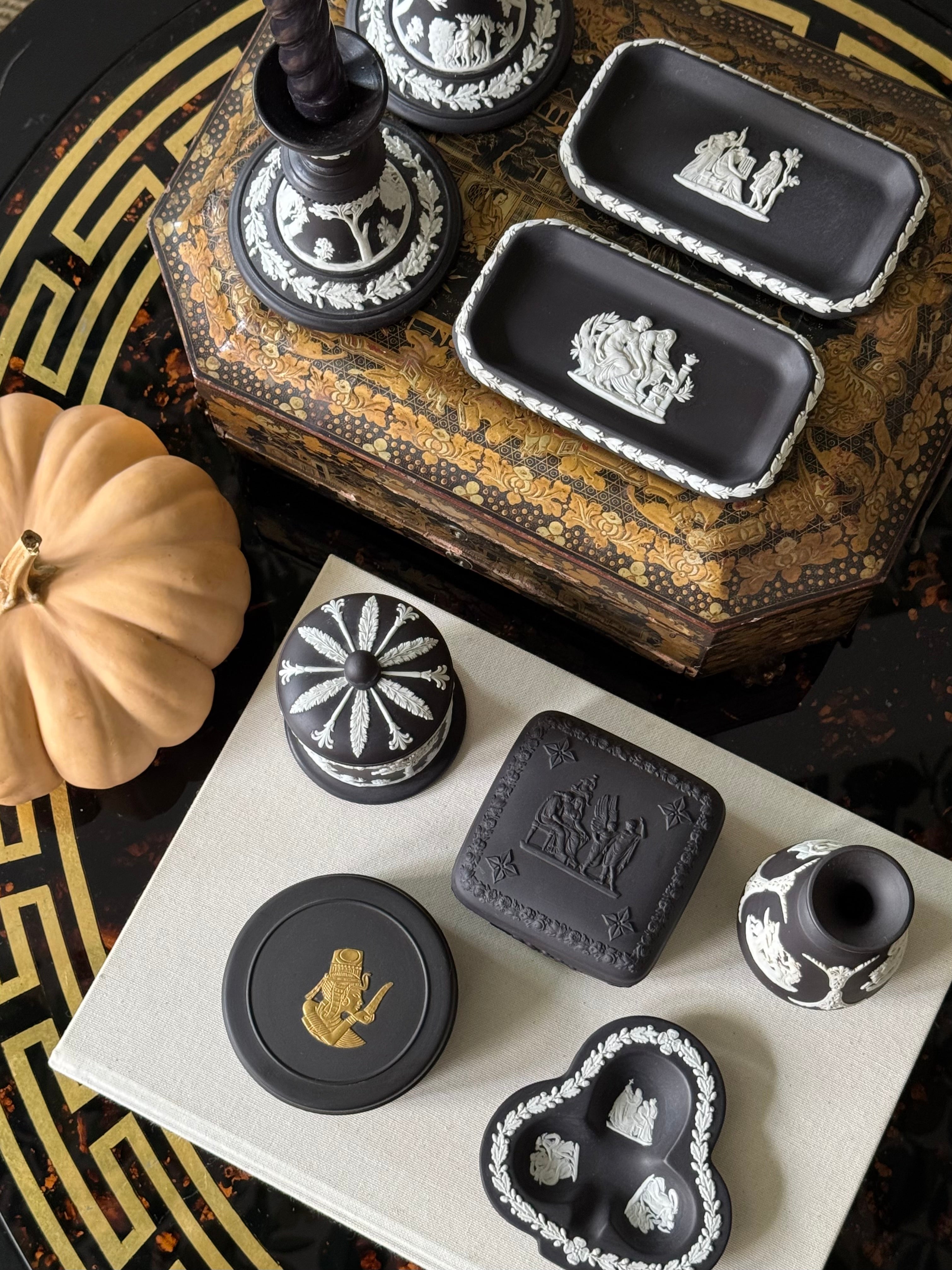 Witchy Wedgwood – The Sleepy Flea