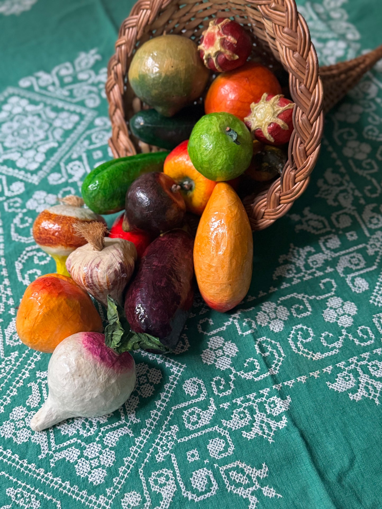 Papier-Mâché Produce (21 pieces)