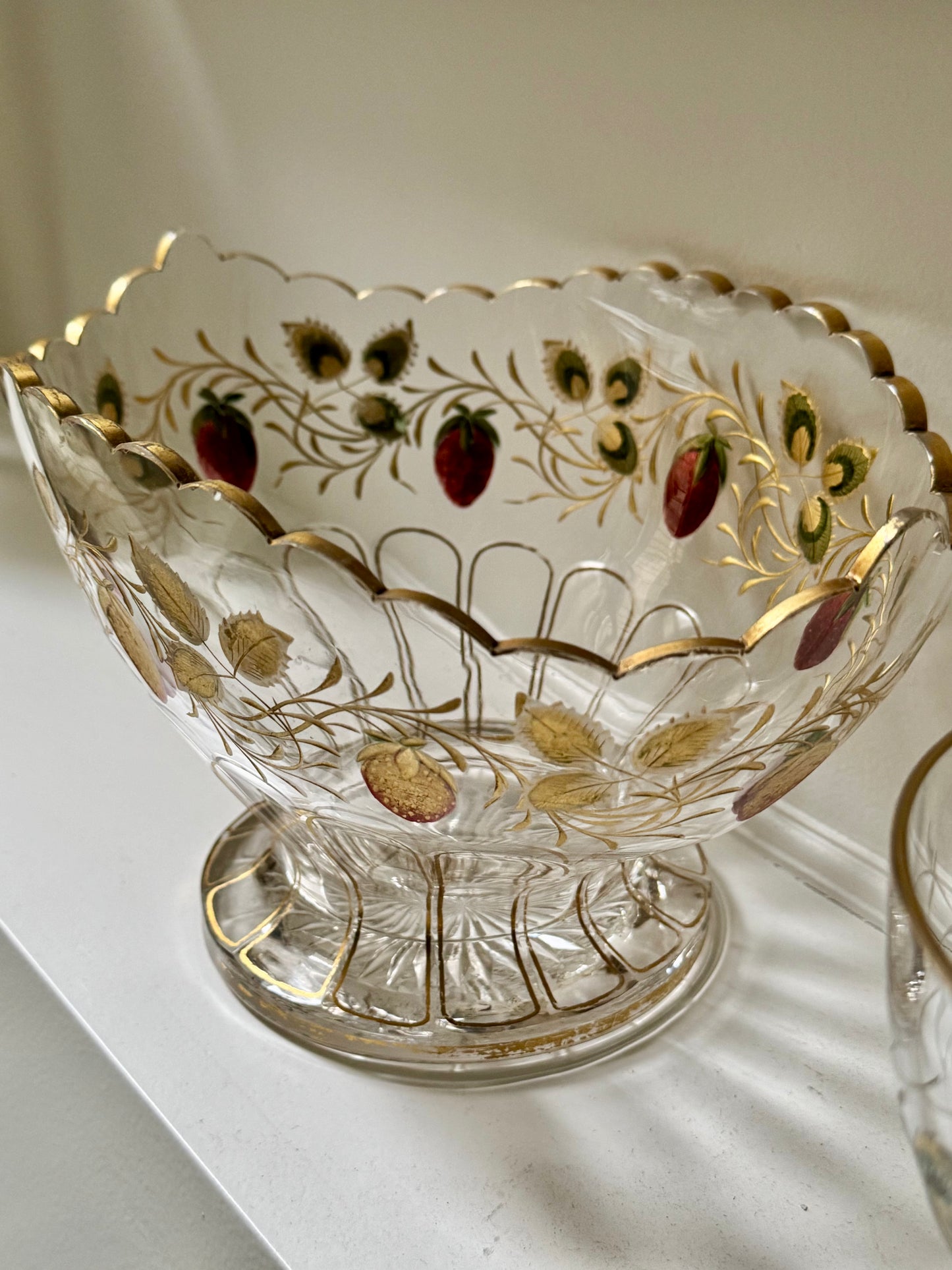 Gilt Strawberry Dessert Serving Set