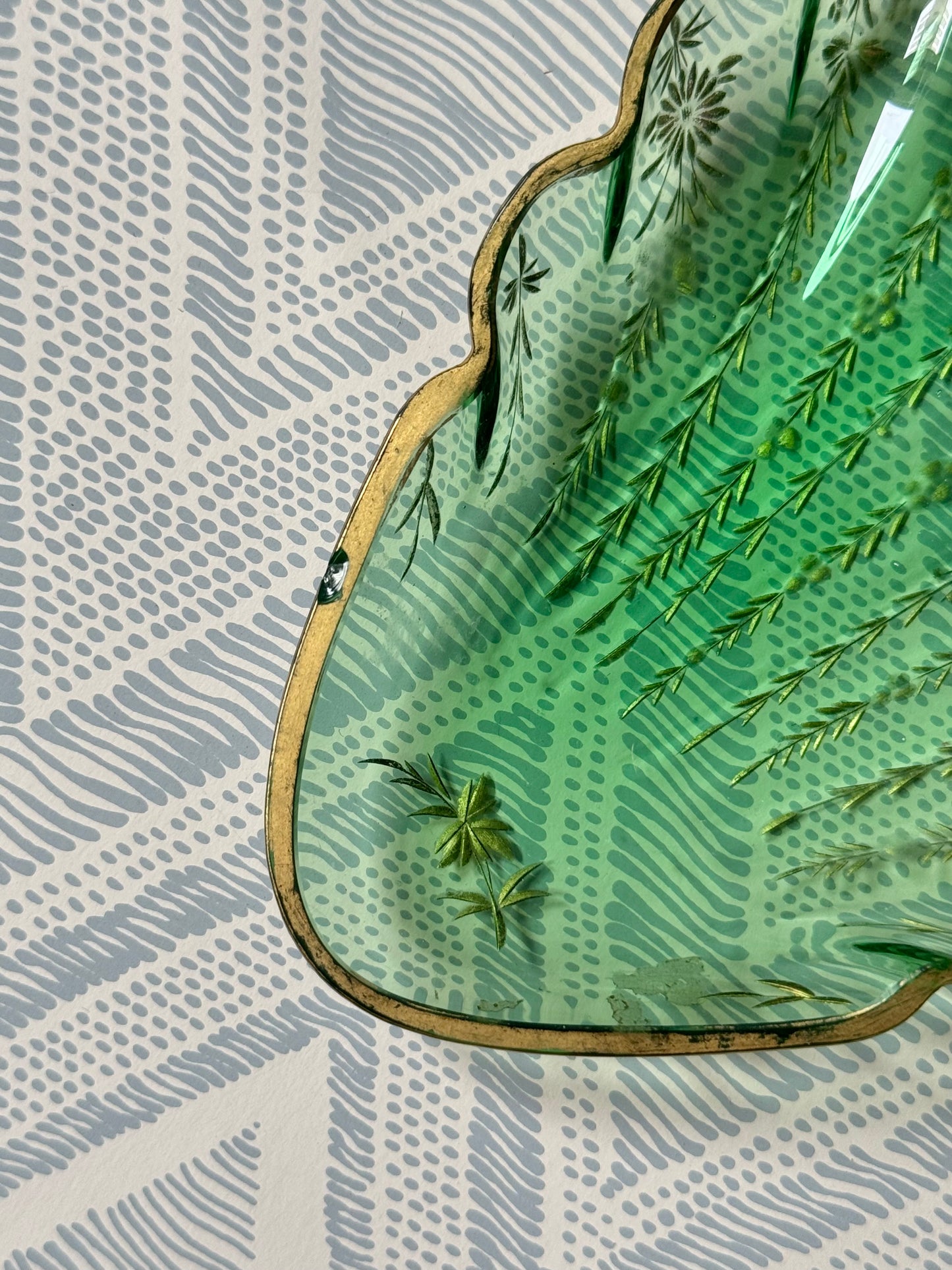 Gilt Glass Shell Dish