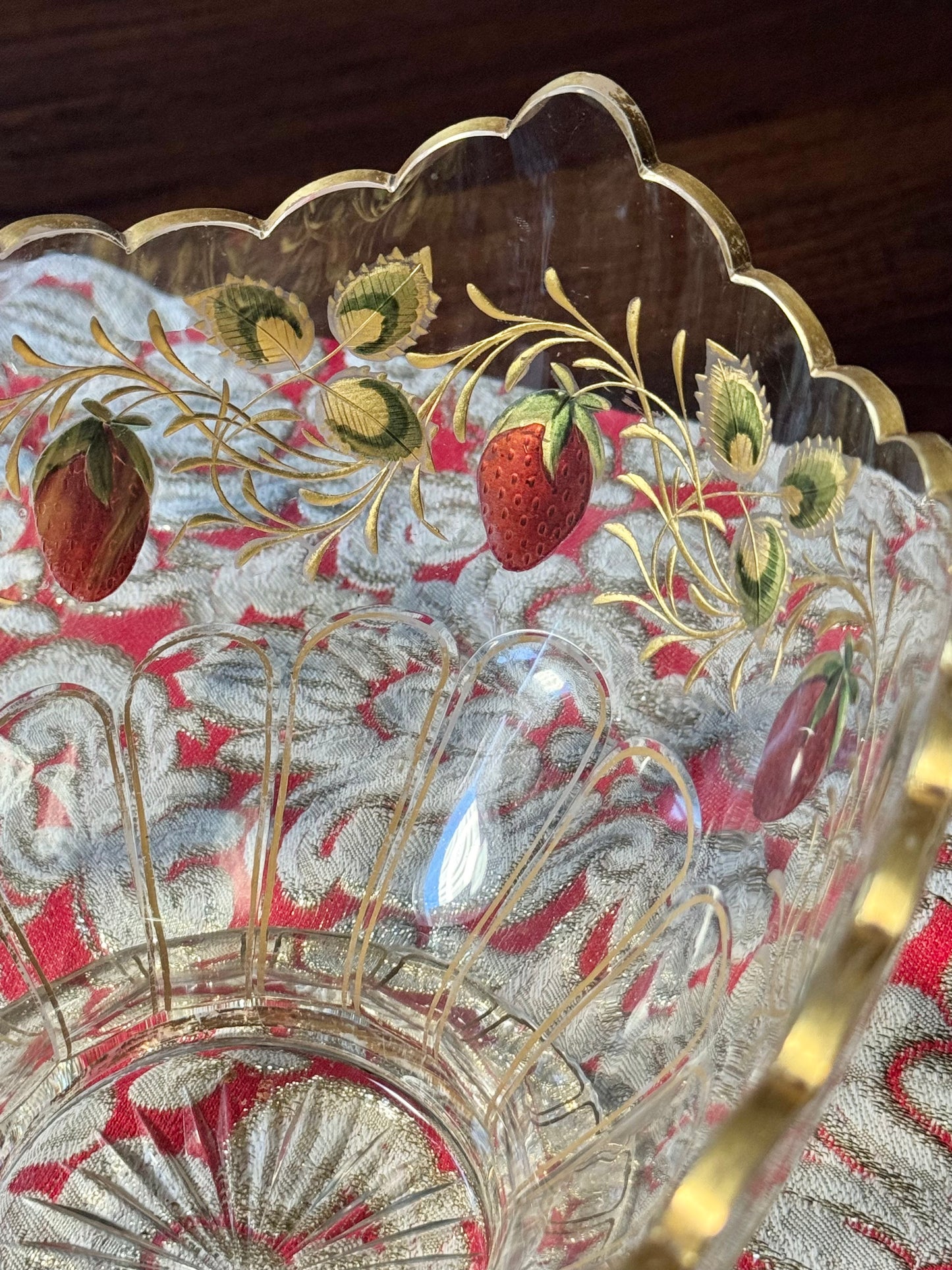 Gilt Strawberry Dessert Serving Set