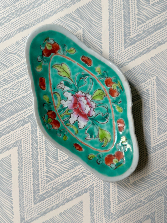 Chinoiserie Chrysanthemum Dish #1