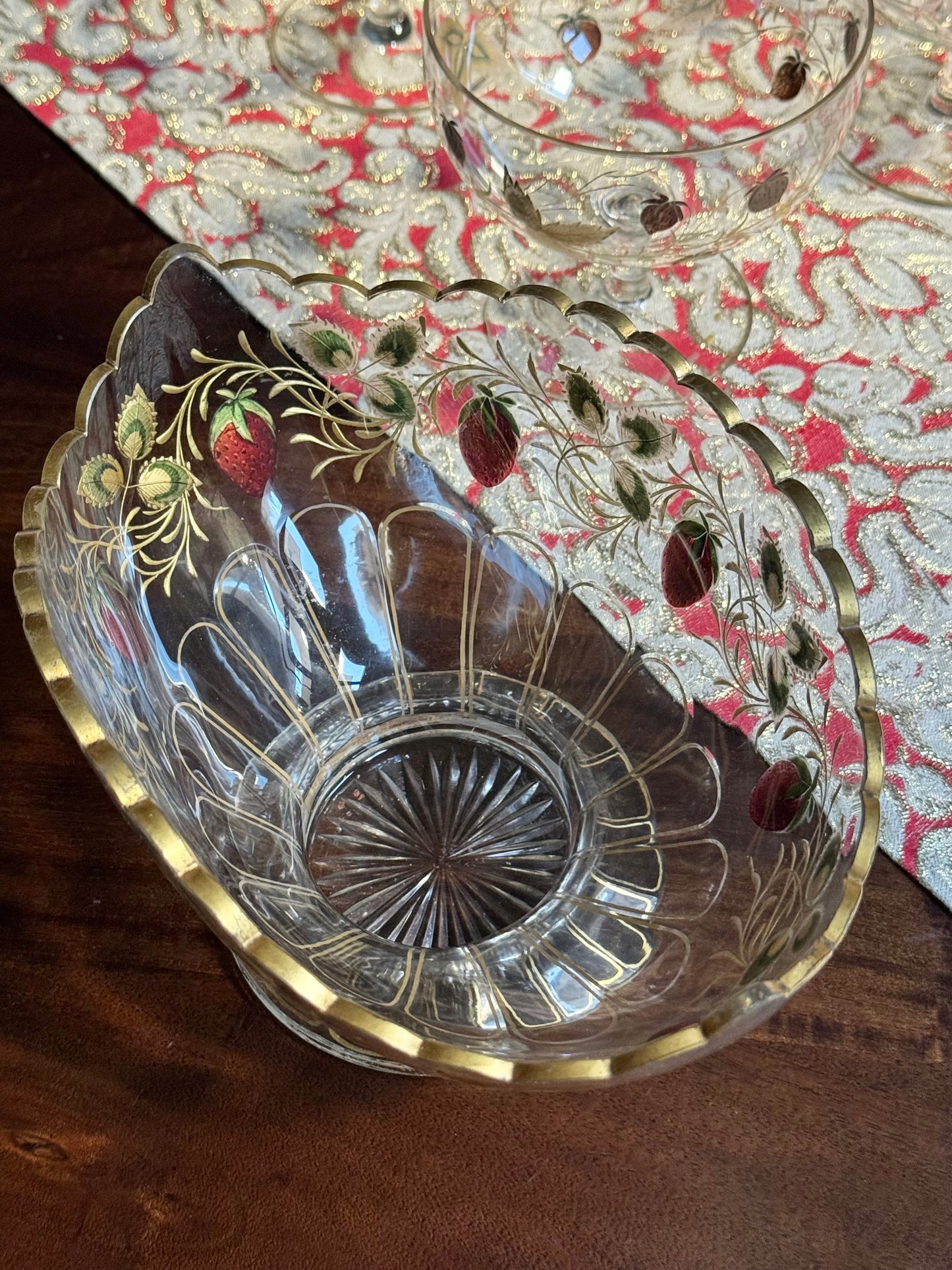 Gilt Strawberry Dessert Serving Set