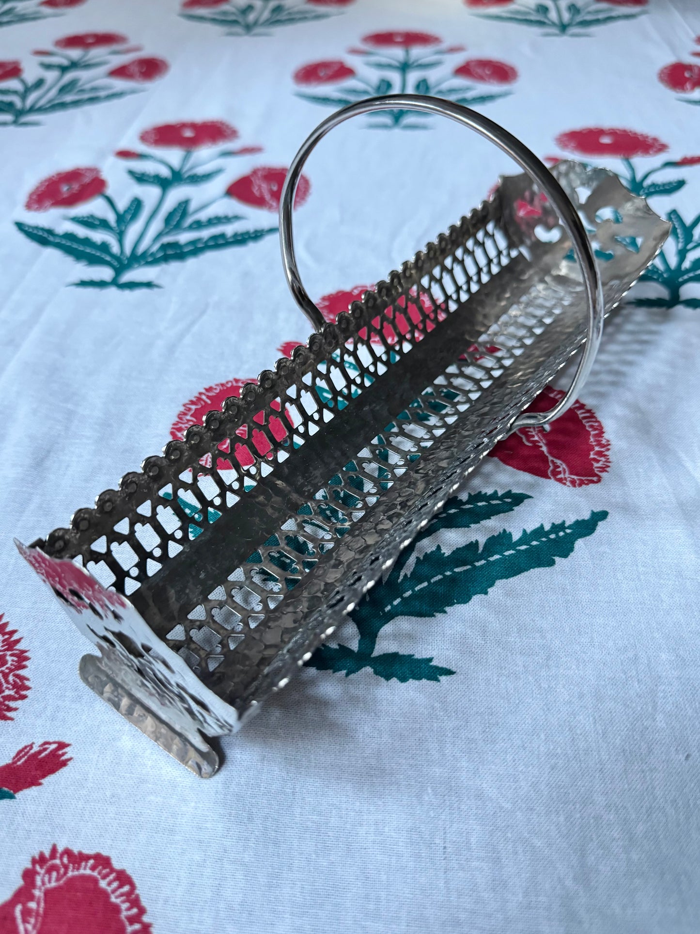 Reticulated Biscuit Basket