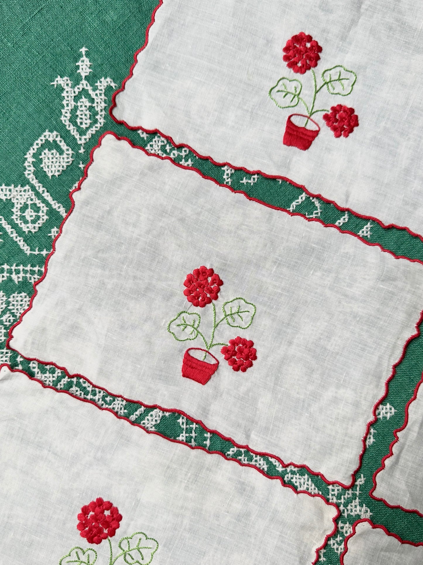 Vintage Embroidered Cocktail Napkins (8)