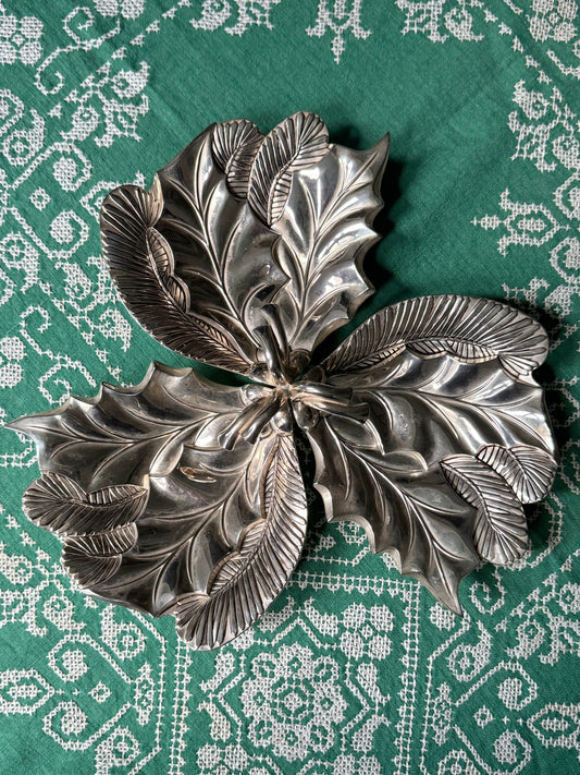 Holly Leaf Triple Server