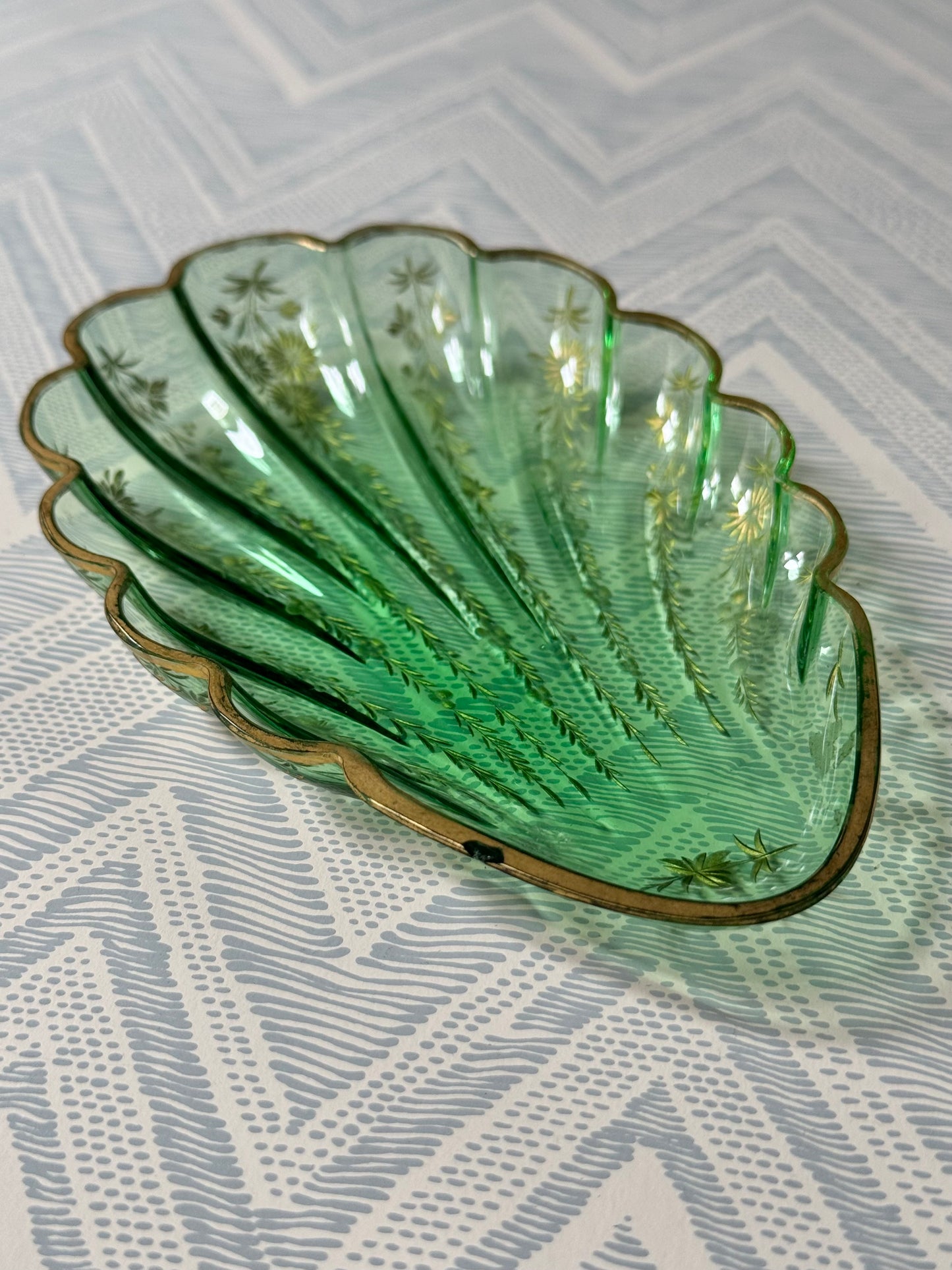 Gilt Glass Shell Dish