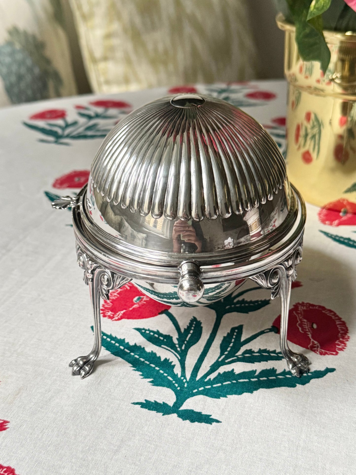 Petite Oval Rolling Dome Server