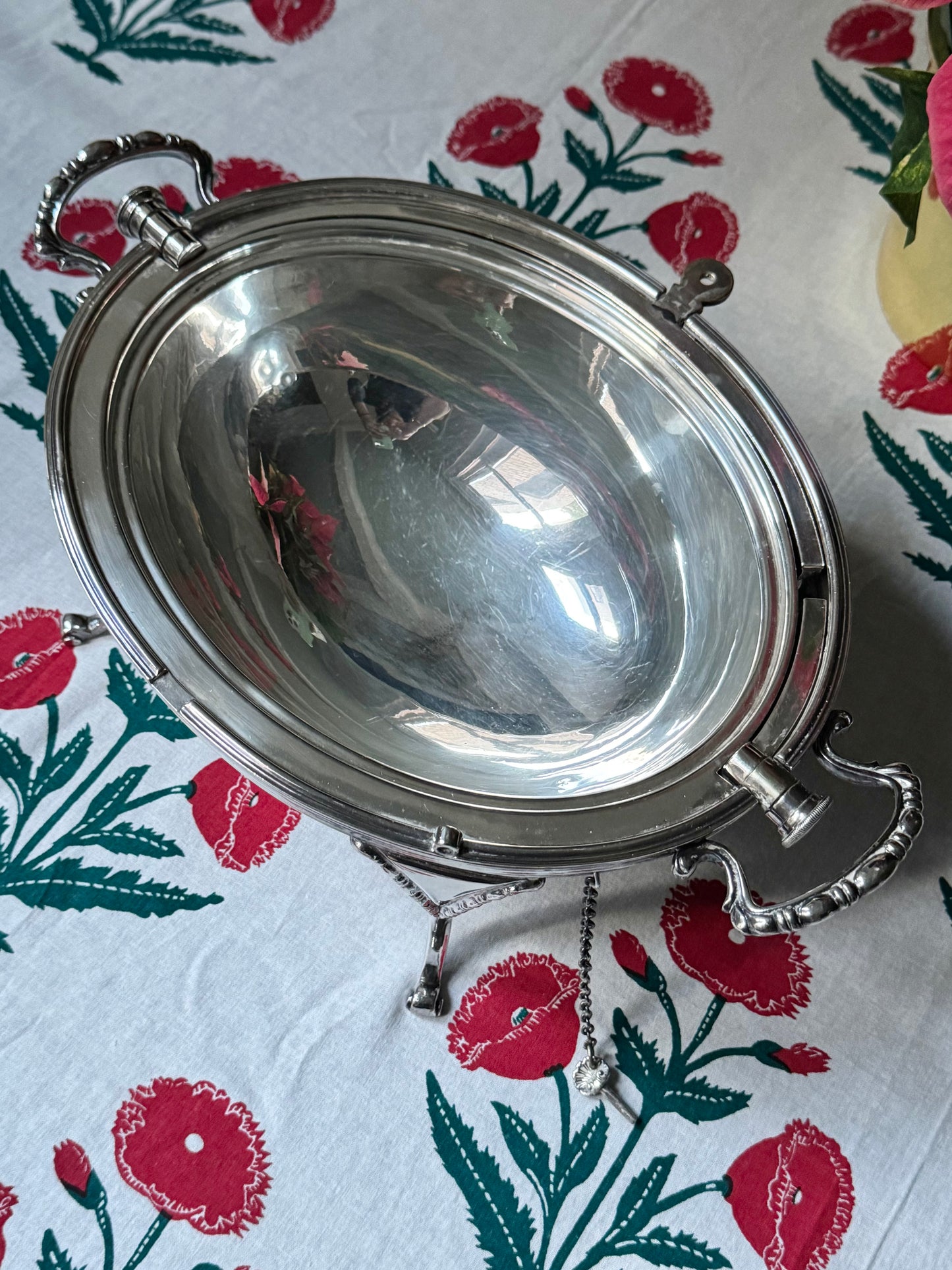 Grand English Rolling Dome Server
