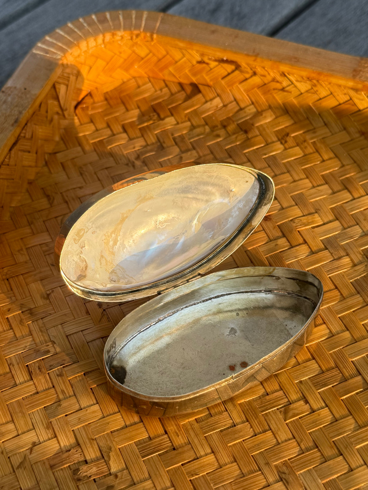 Pearlescent Shell Box
