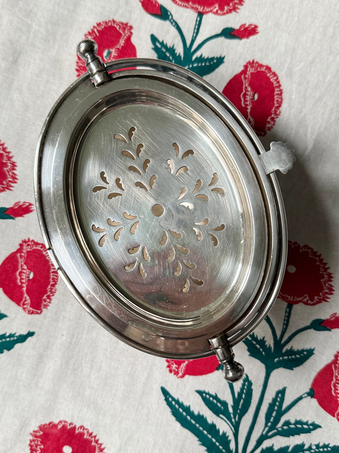 Petite Oval Rolling Dome Server