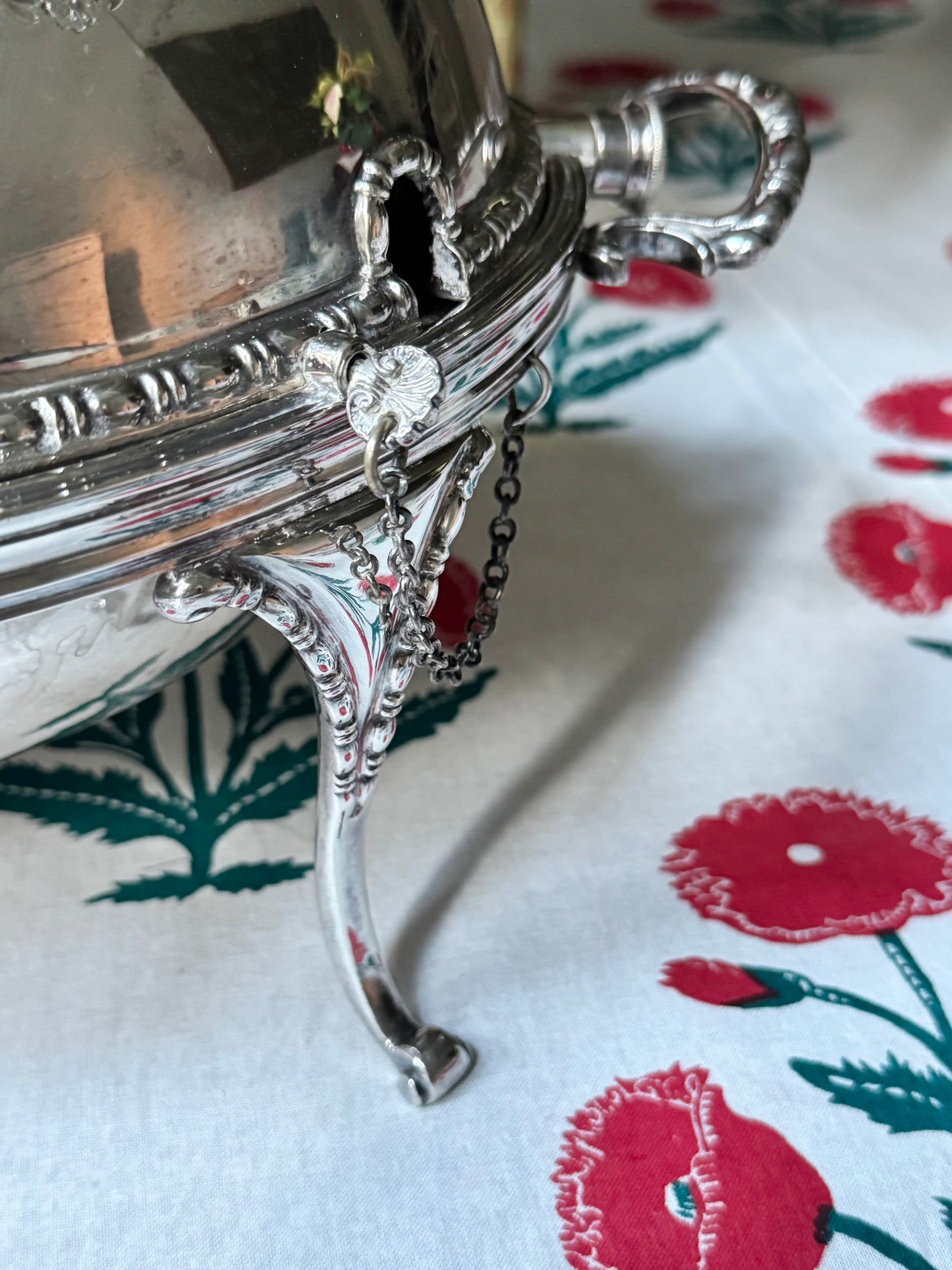 Grand English Rolling Dome Server