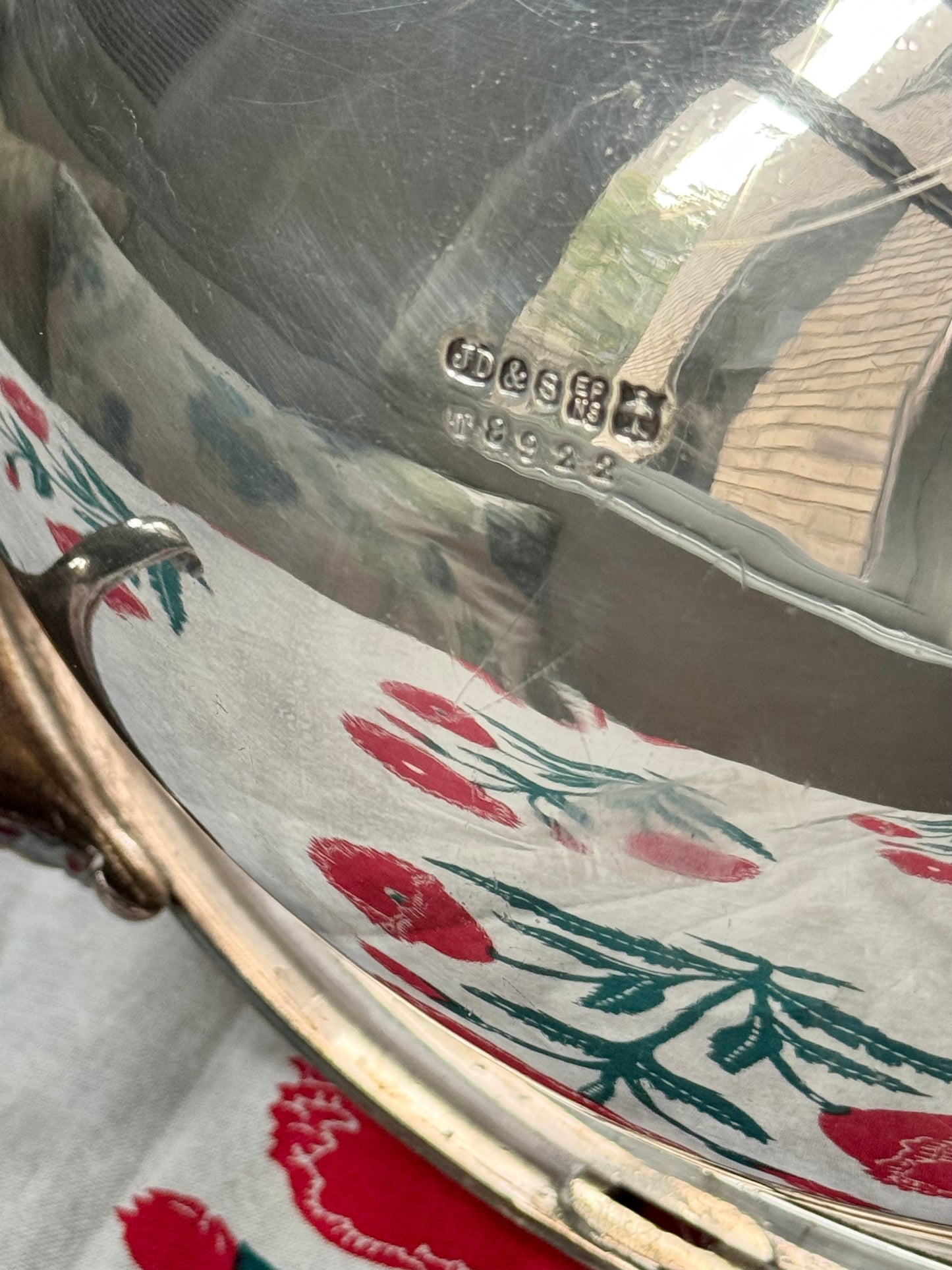 Grand English Rolling Dome Server