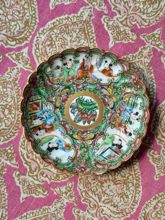 Scalloped Rose Medallion Dish (3.75”)