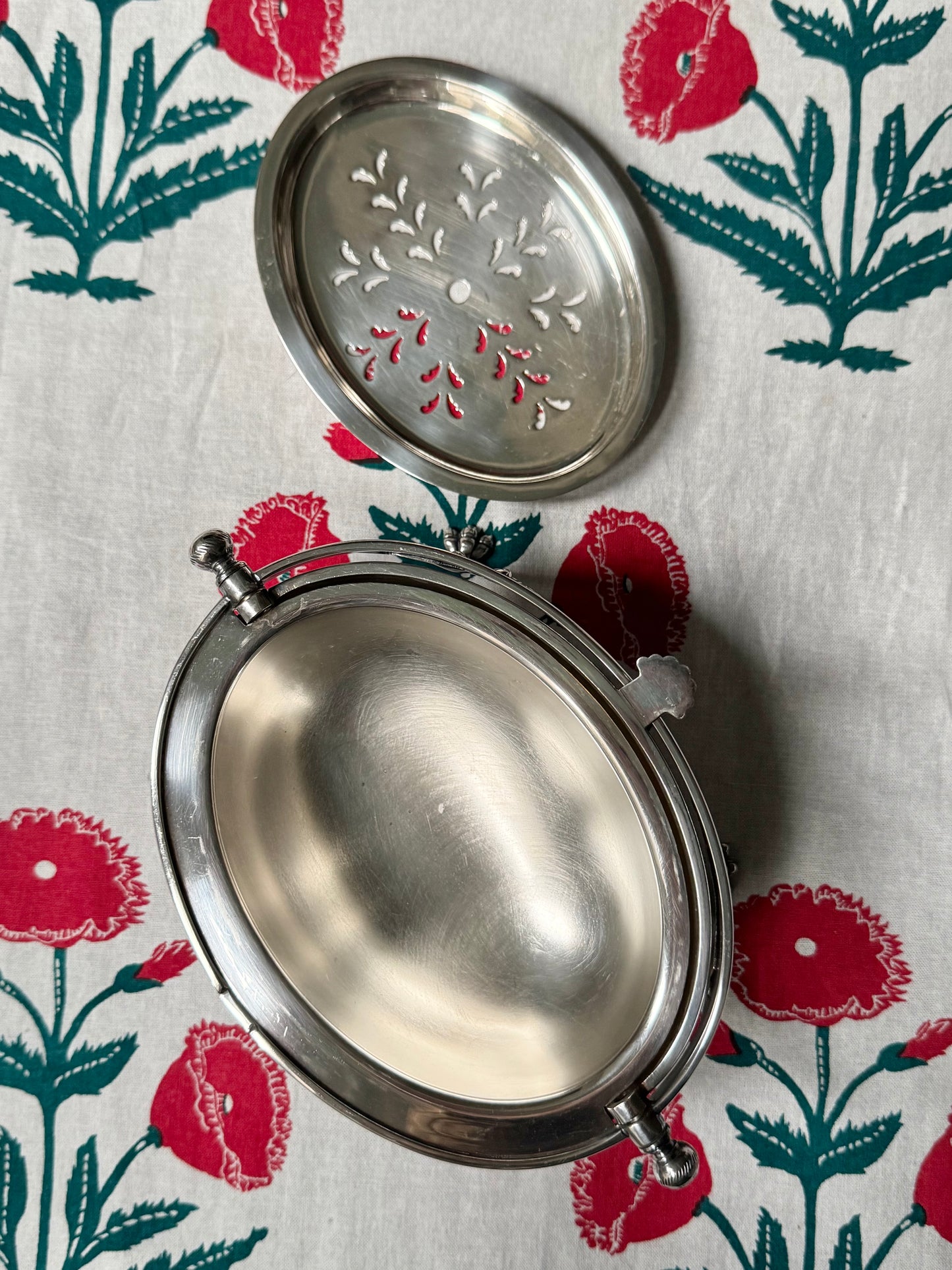 Petite Oval Rolling Dome Server