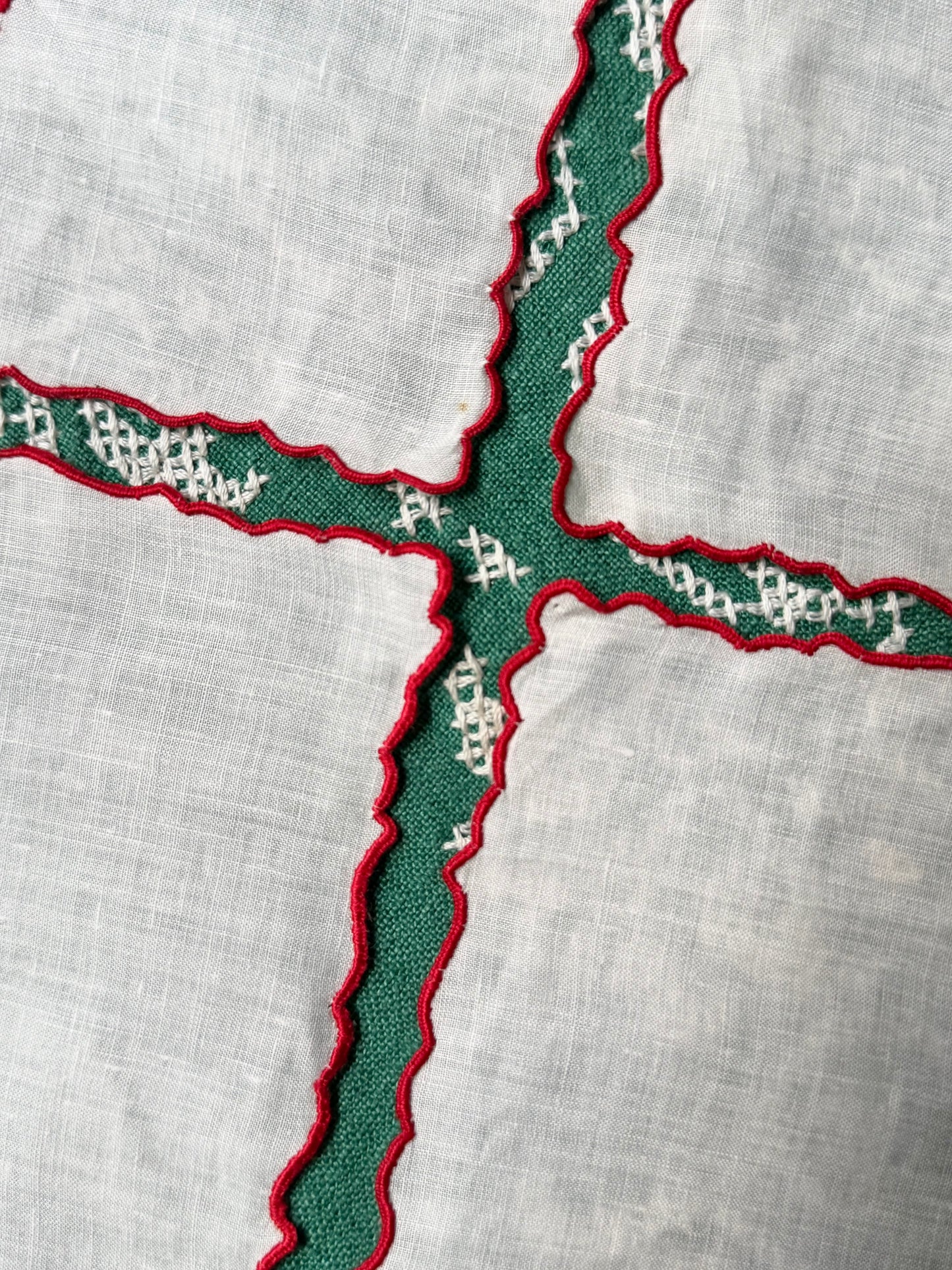 Vintage Embroidered Cocktail Napkins (8)