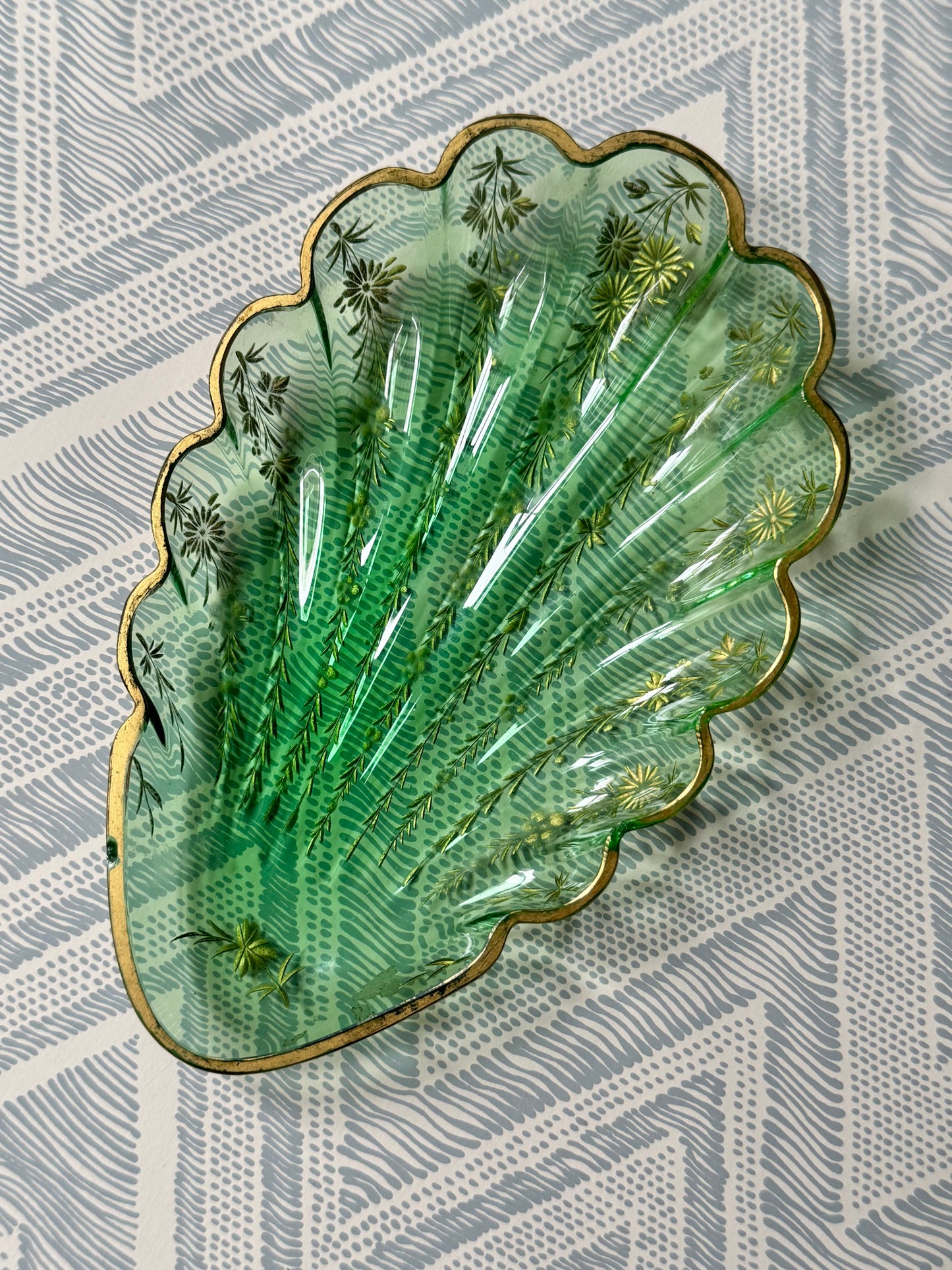 Gilt Glass Shell Dish