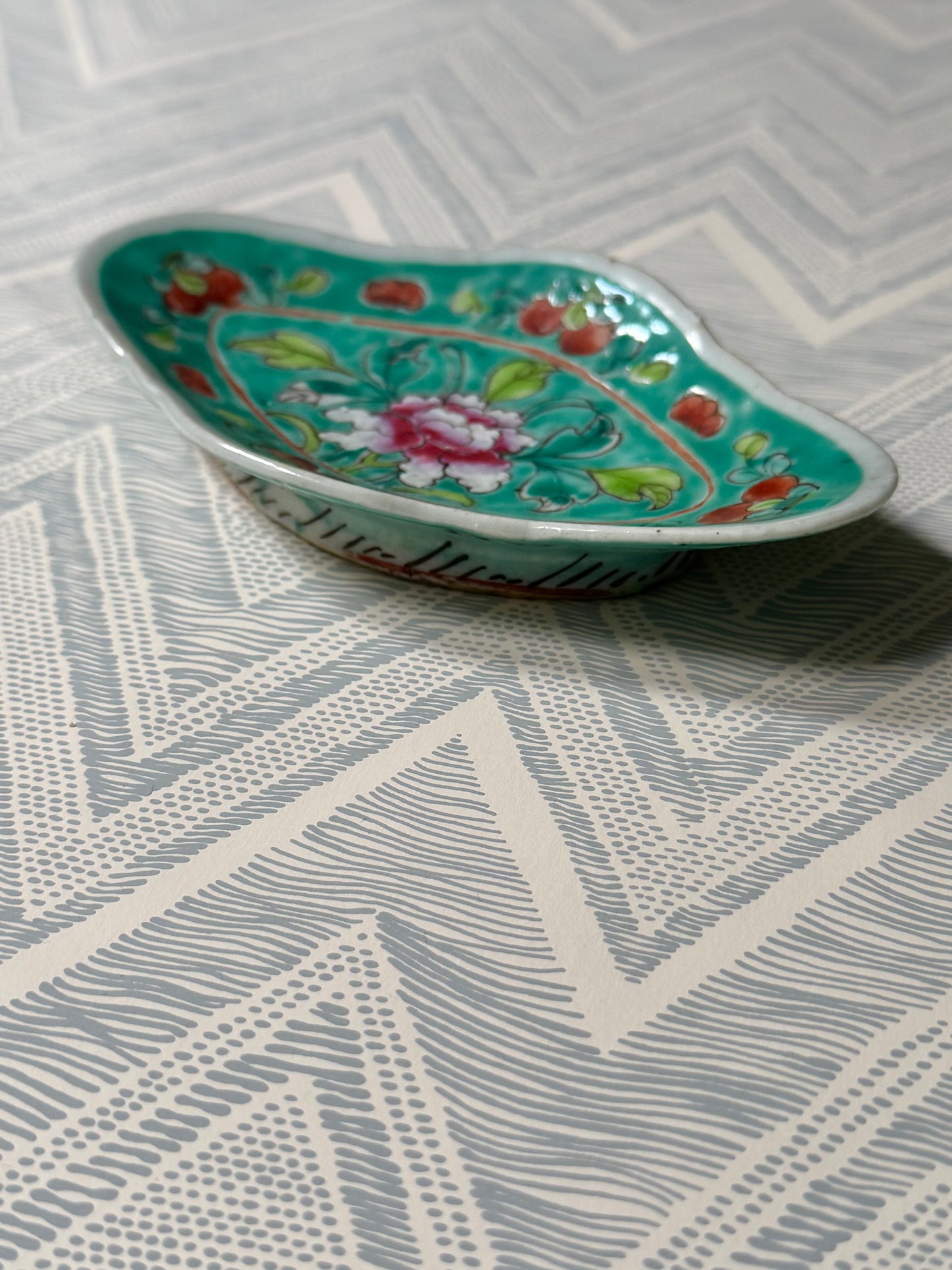 Chinoiserie Chrysanthemum Dish #1